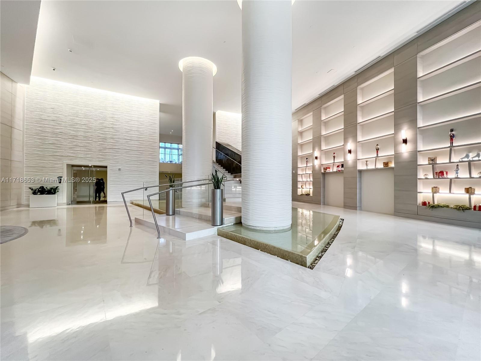 TRUMP ROYALE CONDO - Residential