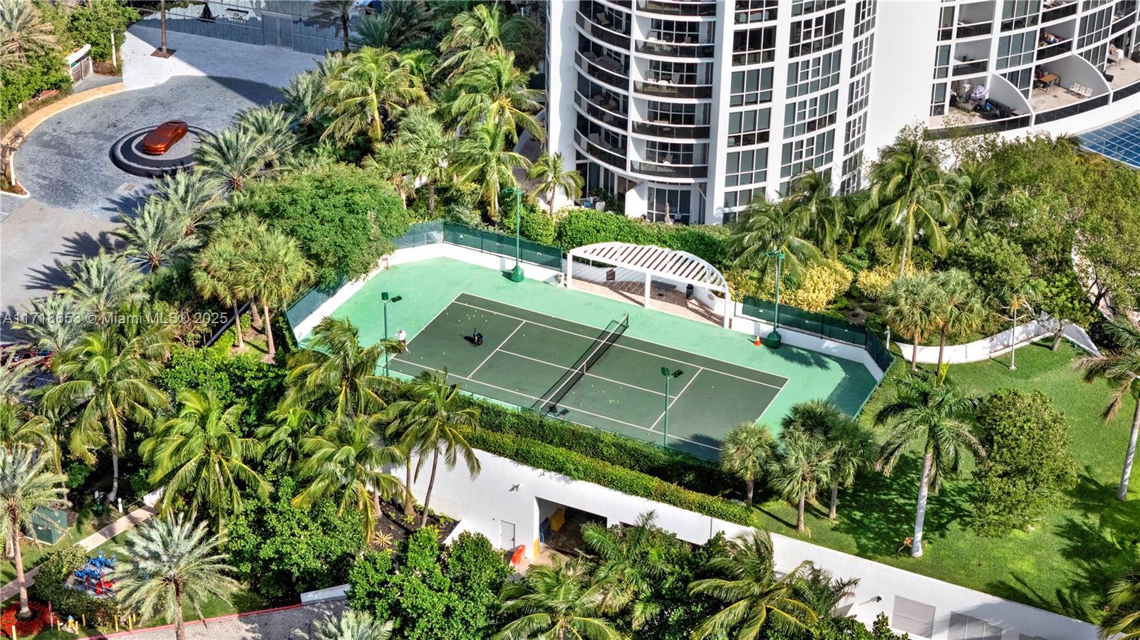 TRUMP ROYALE CONDO - Residential