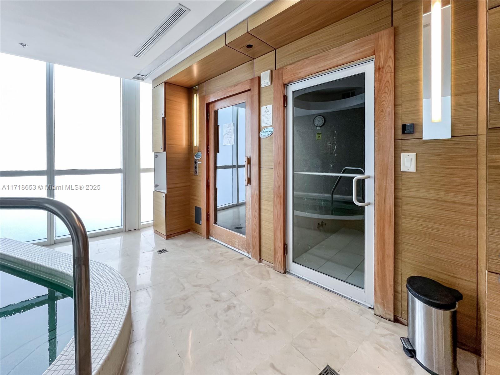 TRUMP ROYALE CONDO - Residential
