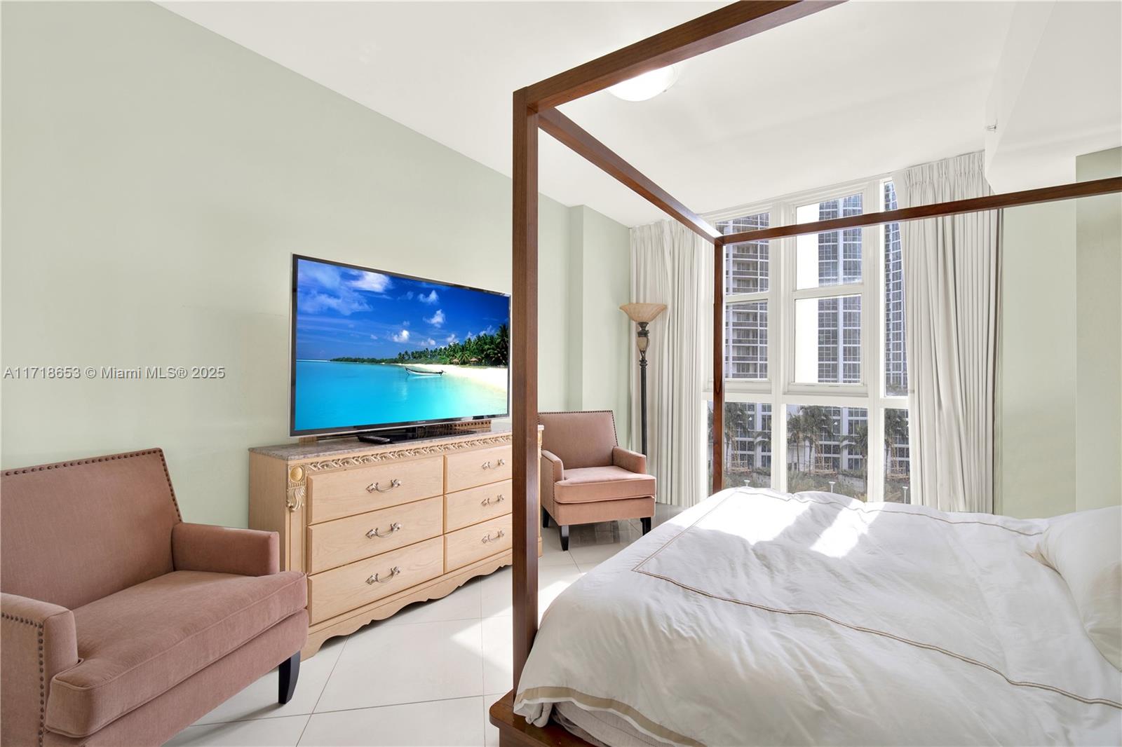 TRUMP ROYALE CONDO - Residential