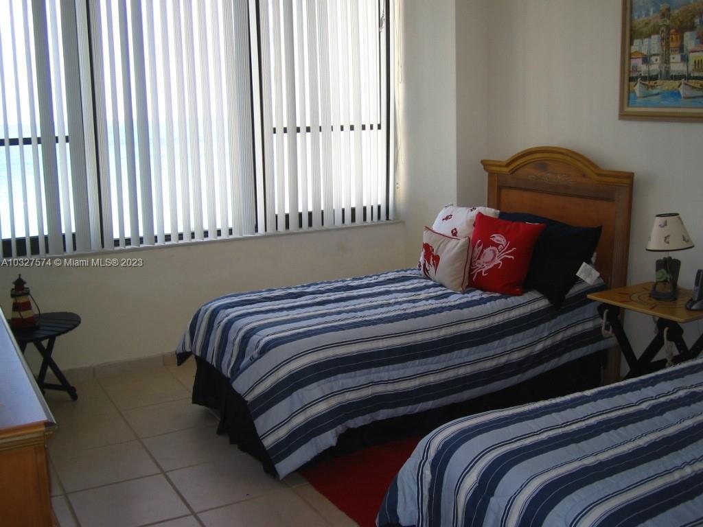 ALEXANDER TOWERS CONDO - Residential Lease