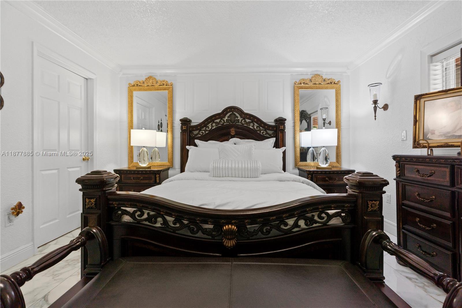 LEOMAR HOMES - Residential