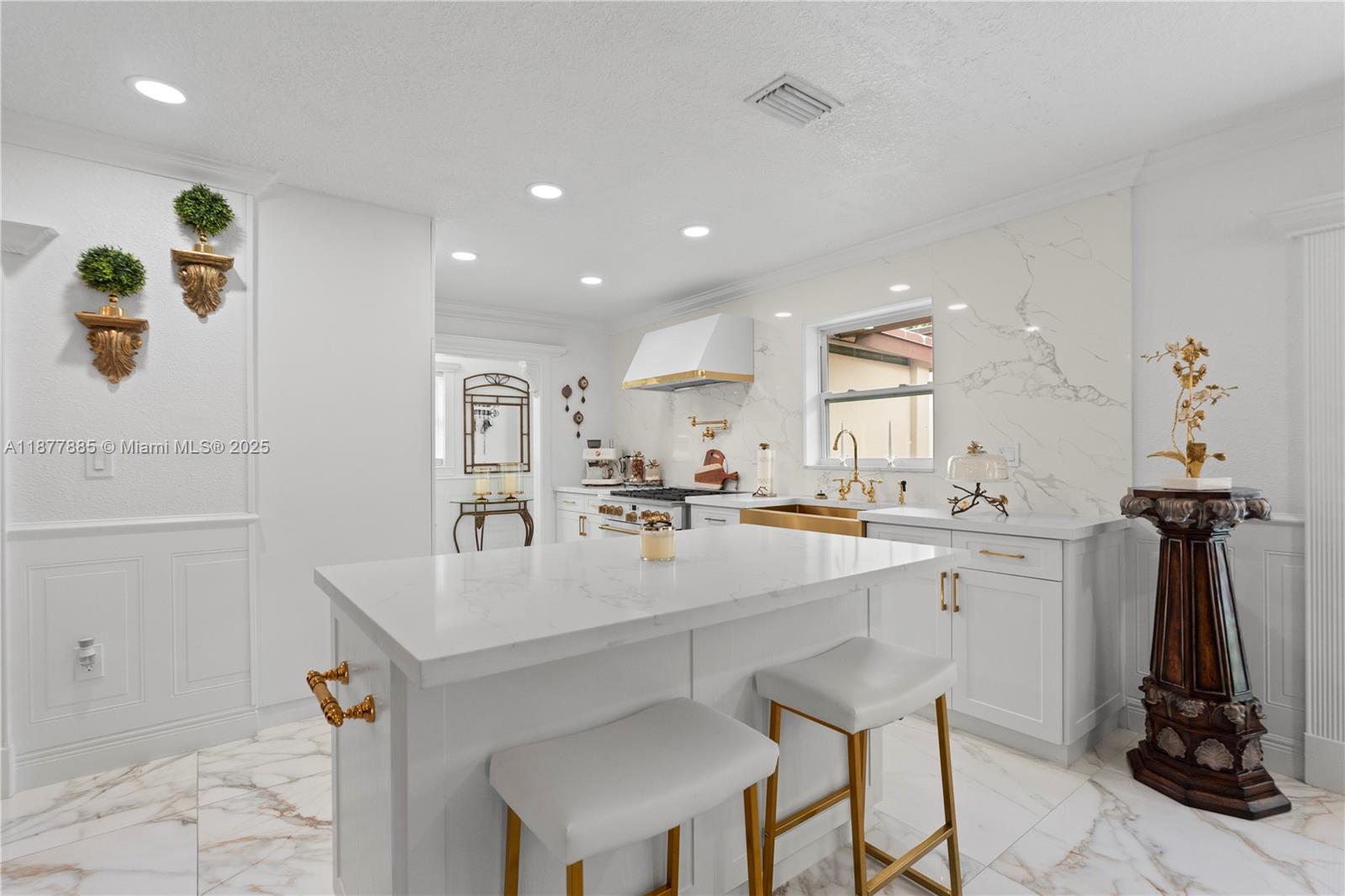 LEOMAR HOMES - Residential