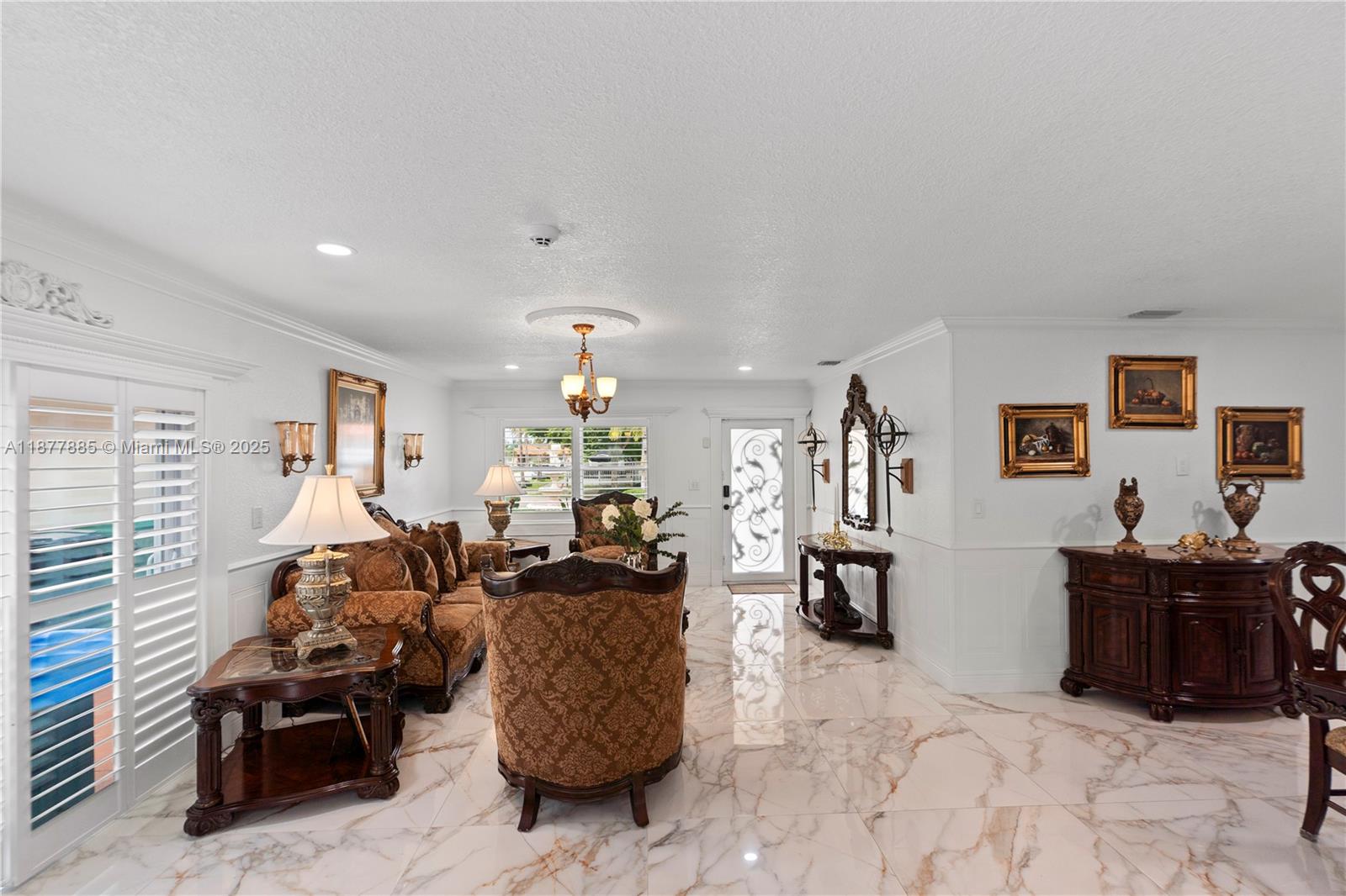 LEOMAR HOMES - Residential