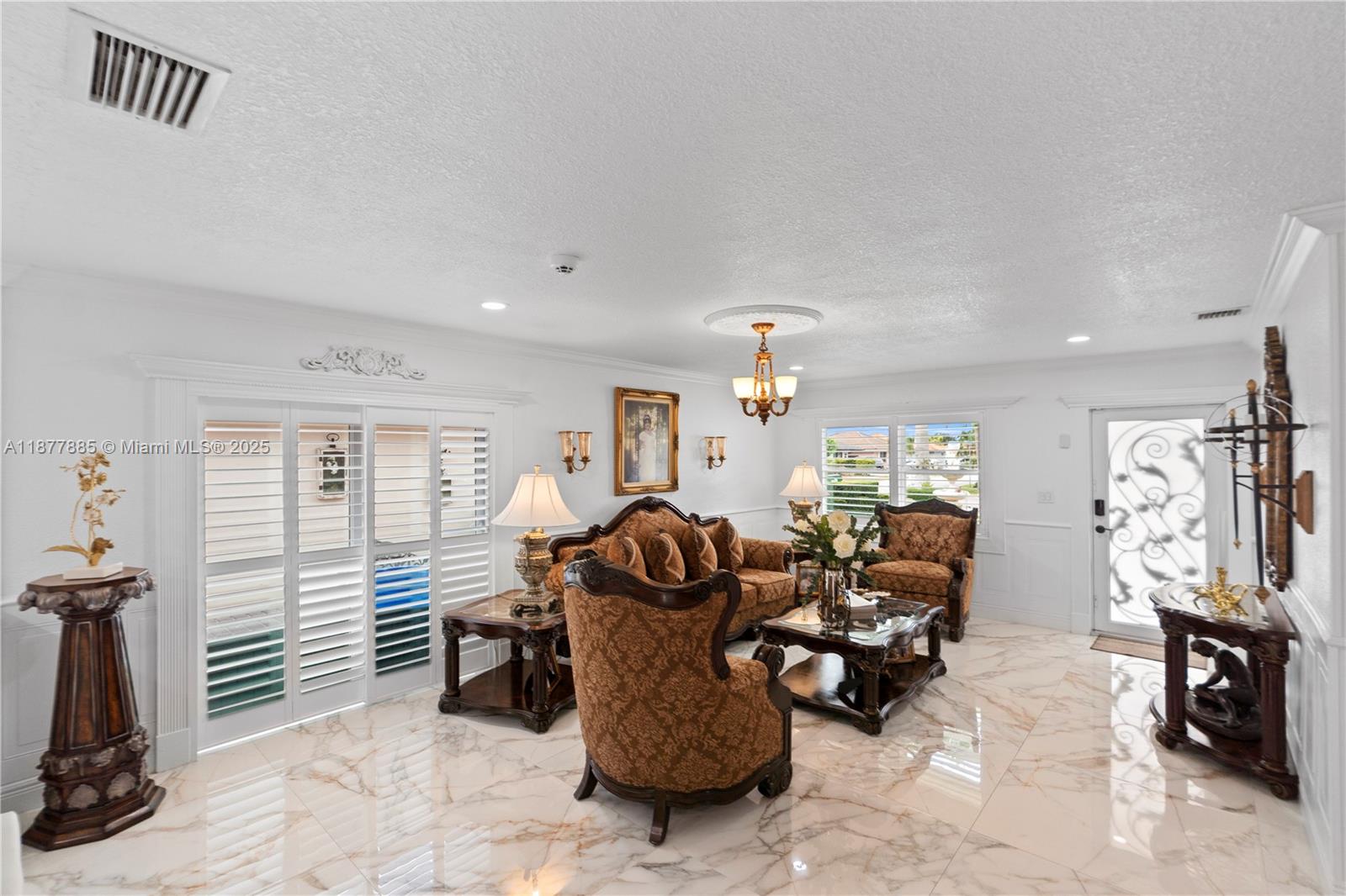 LEOMAR HOMES - Residential