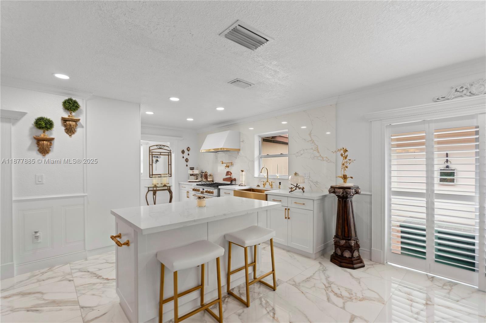 LEOMAR HOMES - Residential