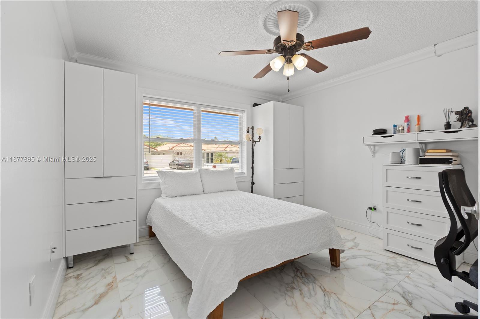 LEOMAR HOMES - Residential