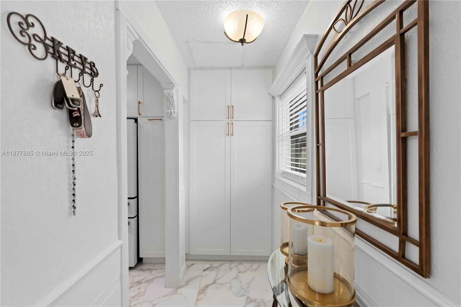 LEOMAR HOMES - Residential