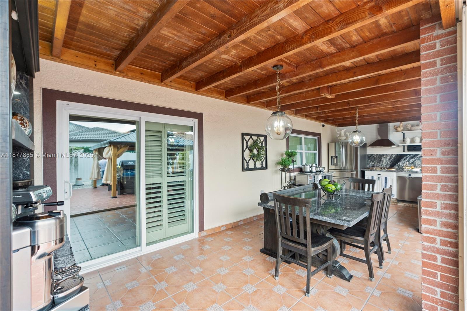 LEOMAR HOMES - Residential