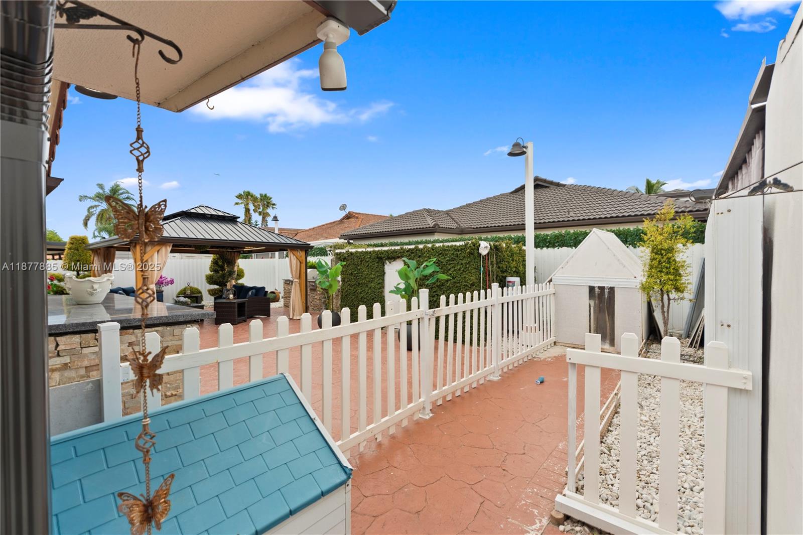 LEOMAR HOMES - Residential