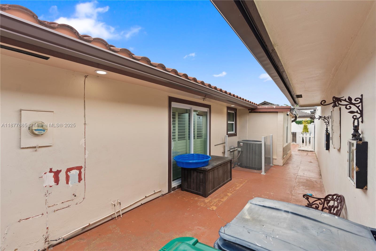 LEOMAR HOMES - Residential