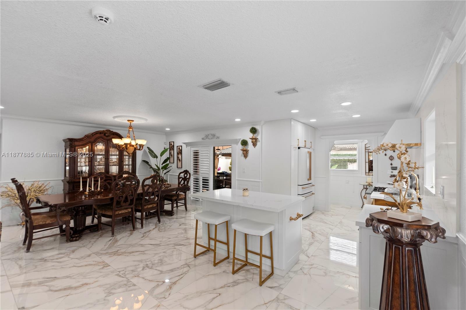 LEOMAR HOMES - Residential