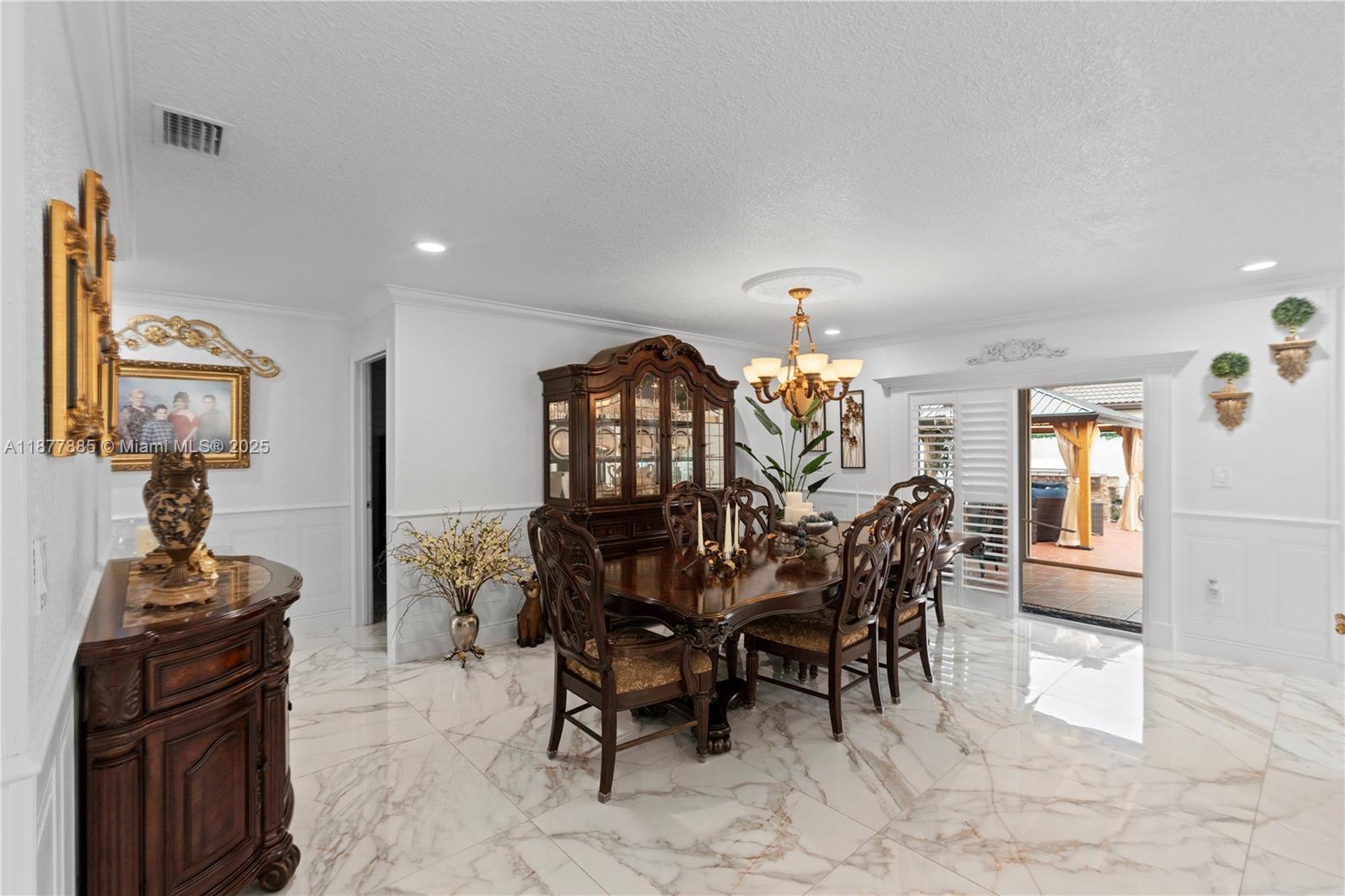 LEOMAR HOMES - Residential