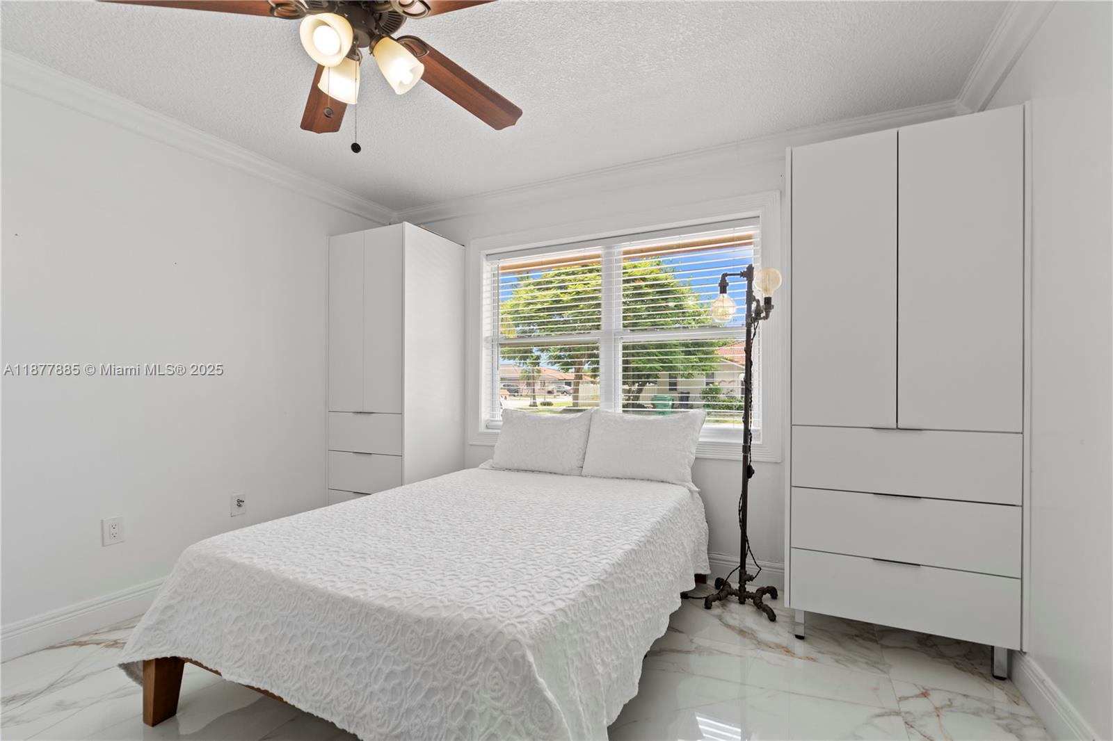 LEOMAR HOMES - Residential