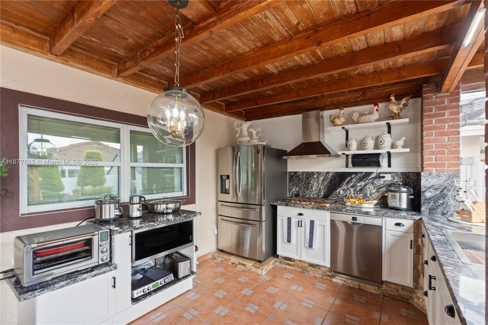 LEOMAR HOMES - Residential