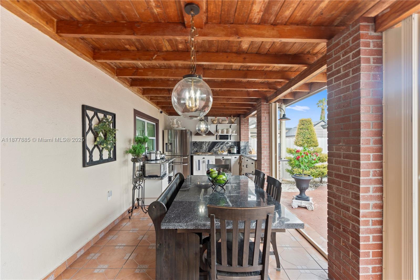 LEOMAR HOMES - Residential