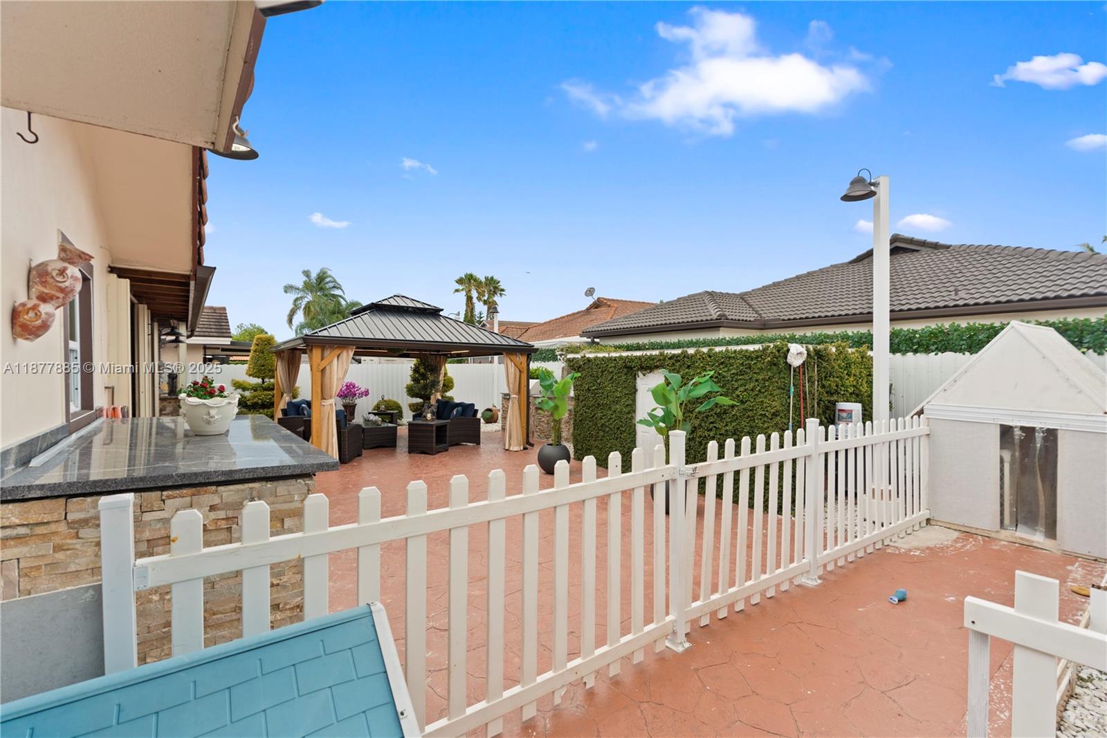 LEOMAR HOMES - Residential