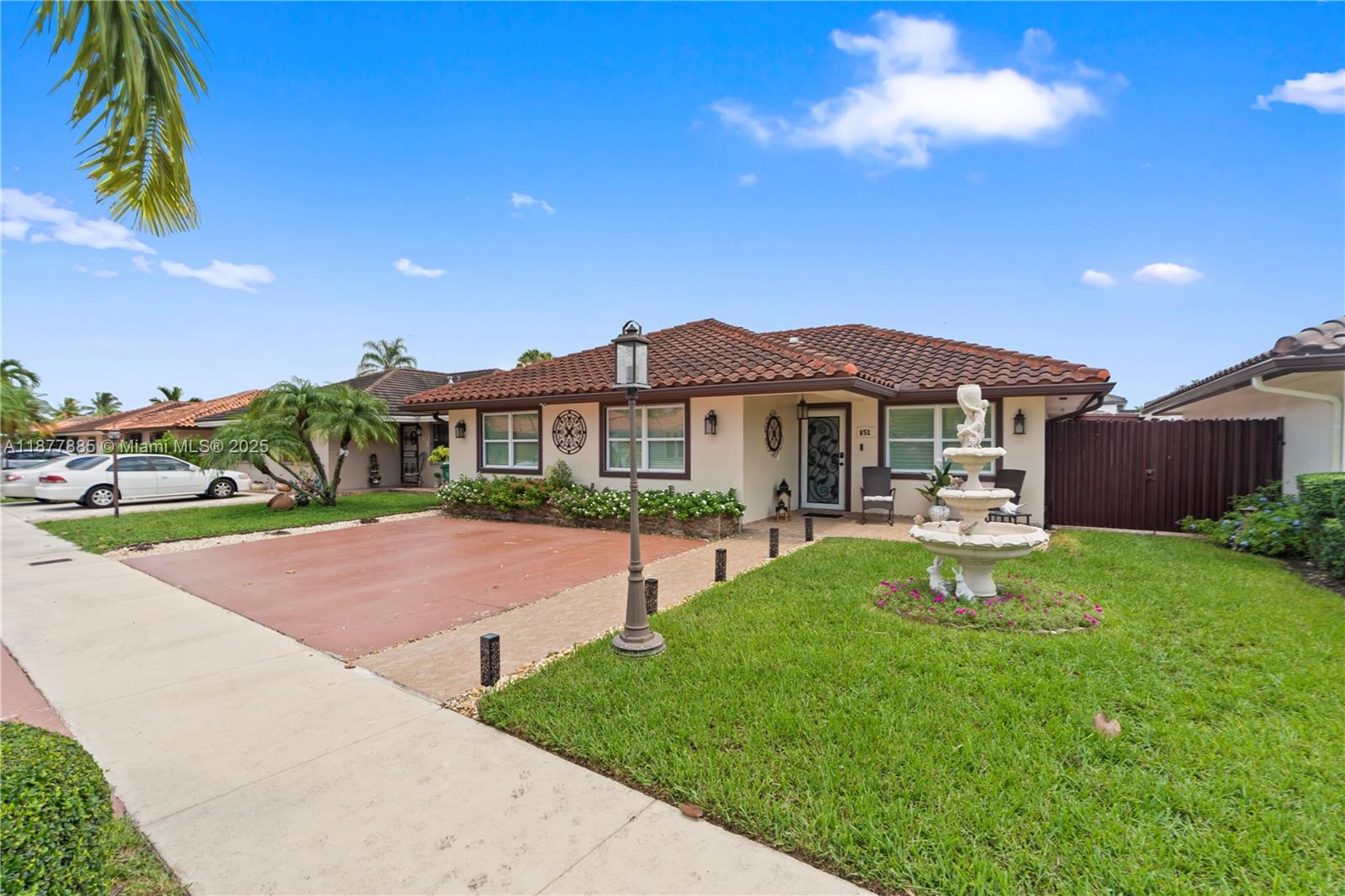 LEOMAR HOMES - Residential