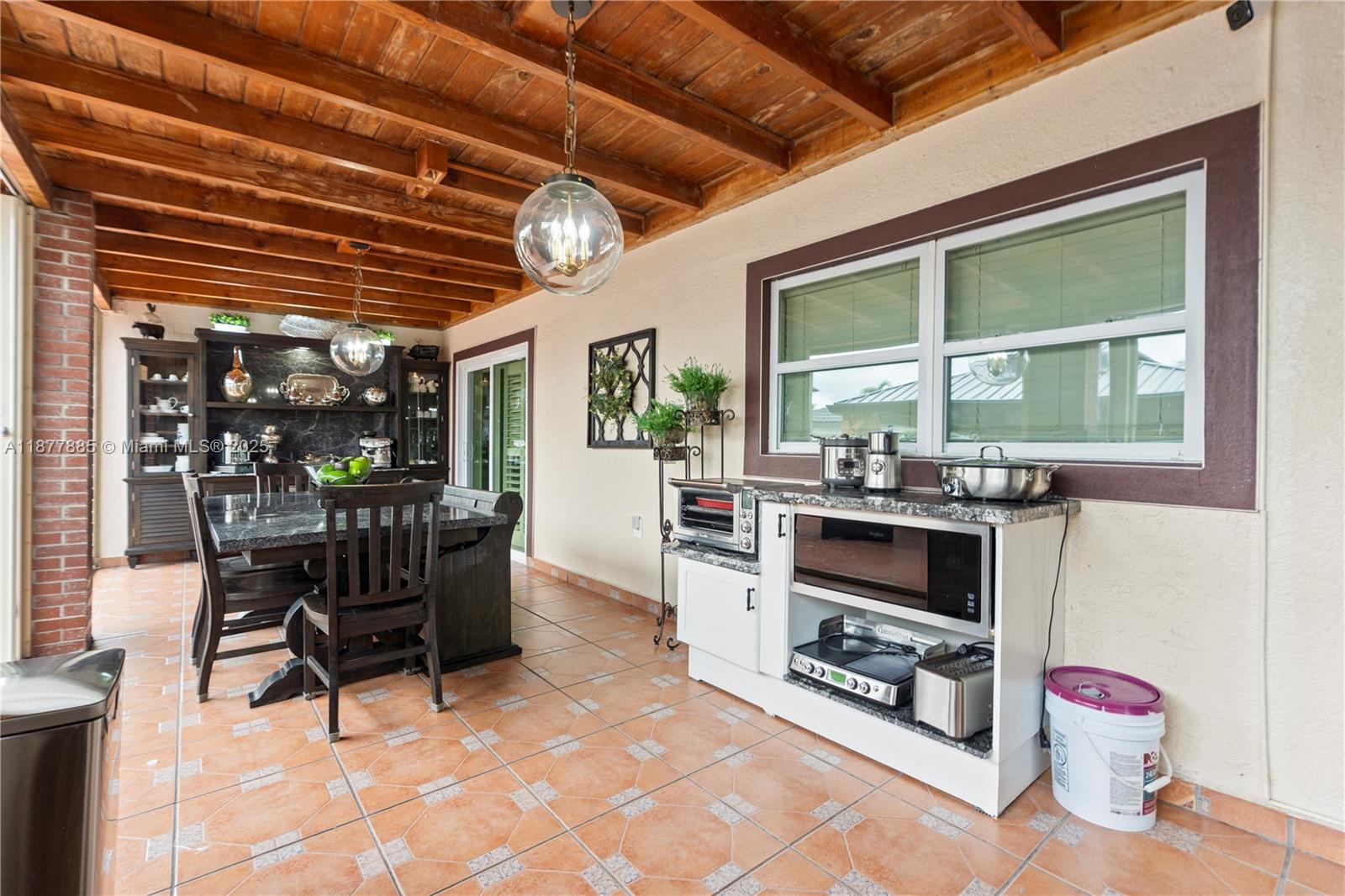 LEOMAR HOMES - Residential