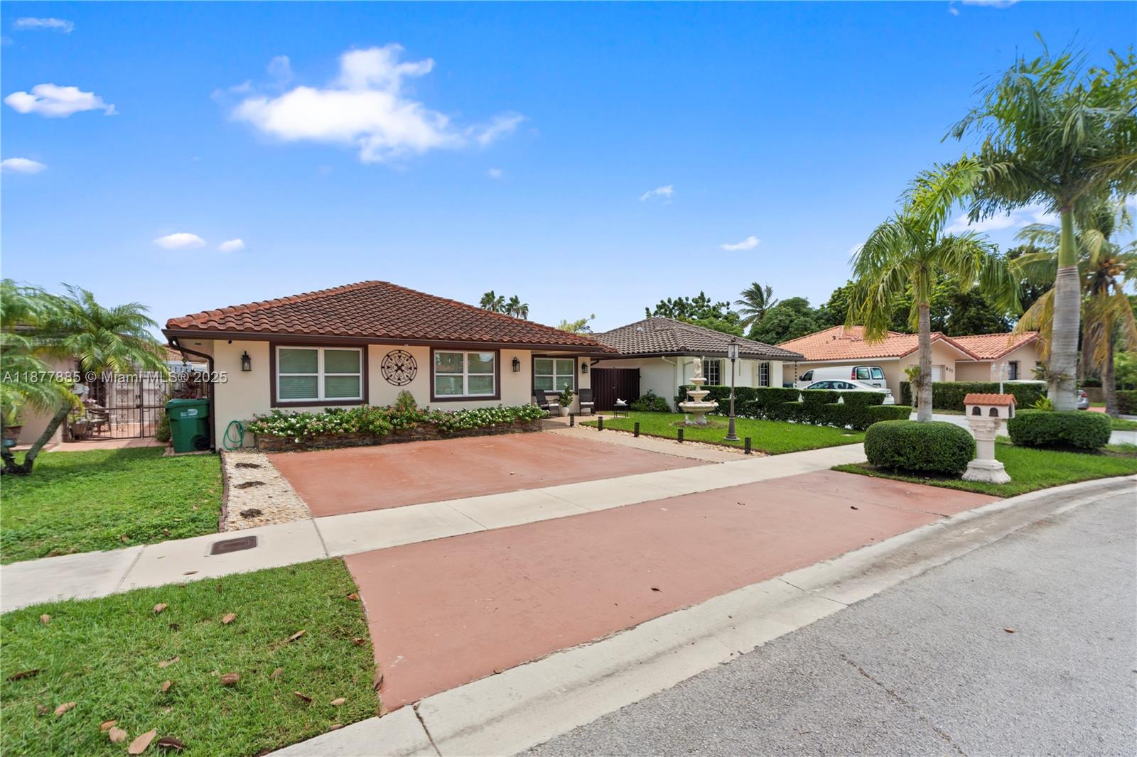 LEOMAR HOMES - Residential