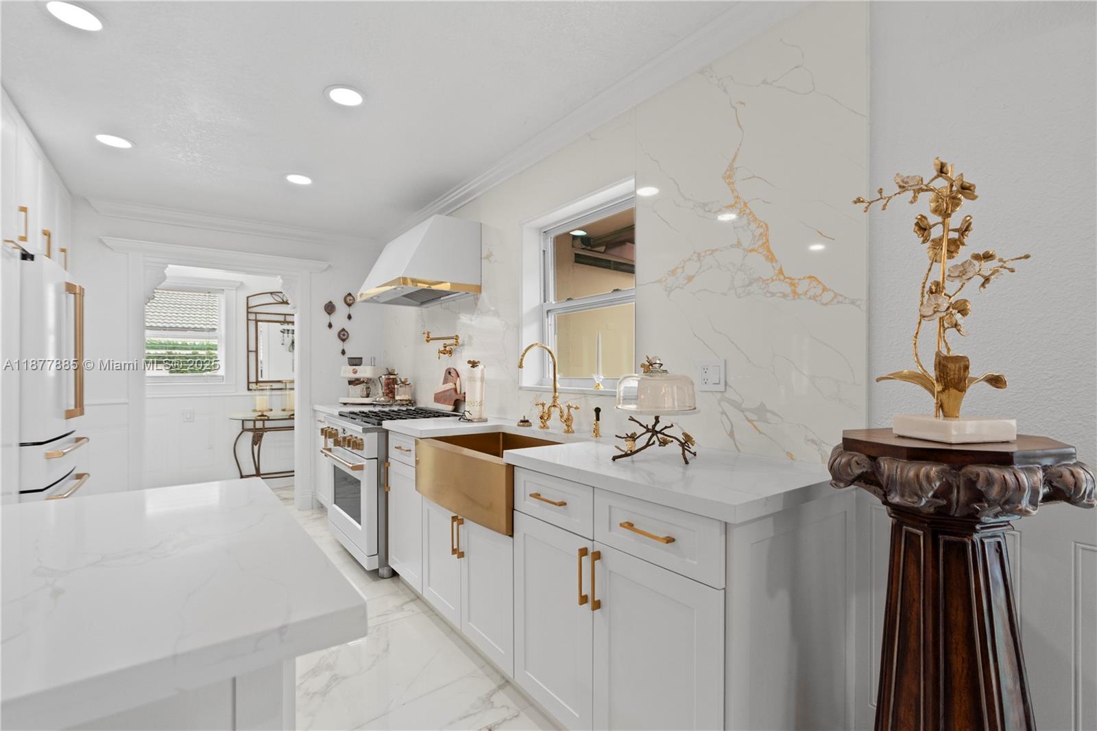 LEOMAR HOMES - Residential