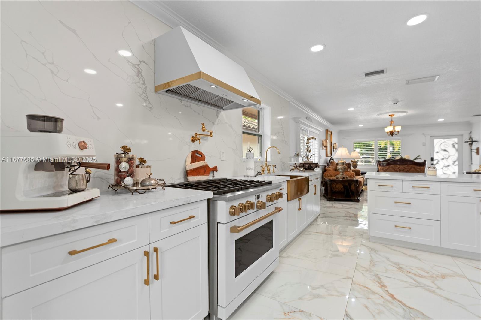 LEOMAR HOMES - Residential