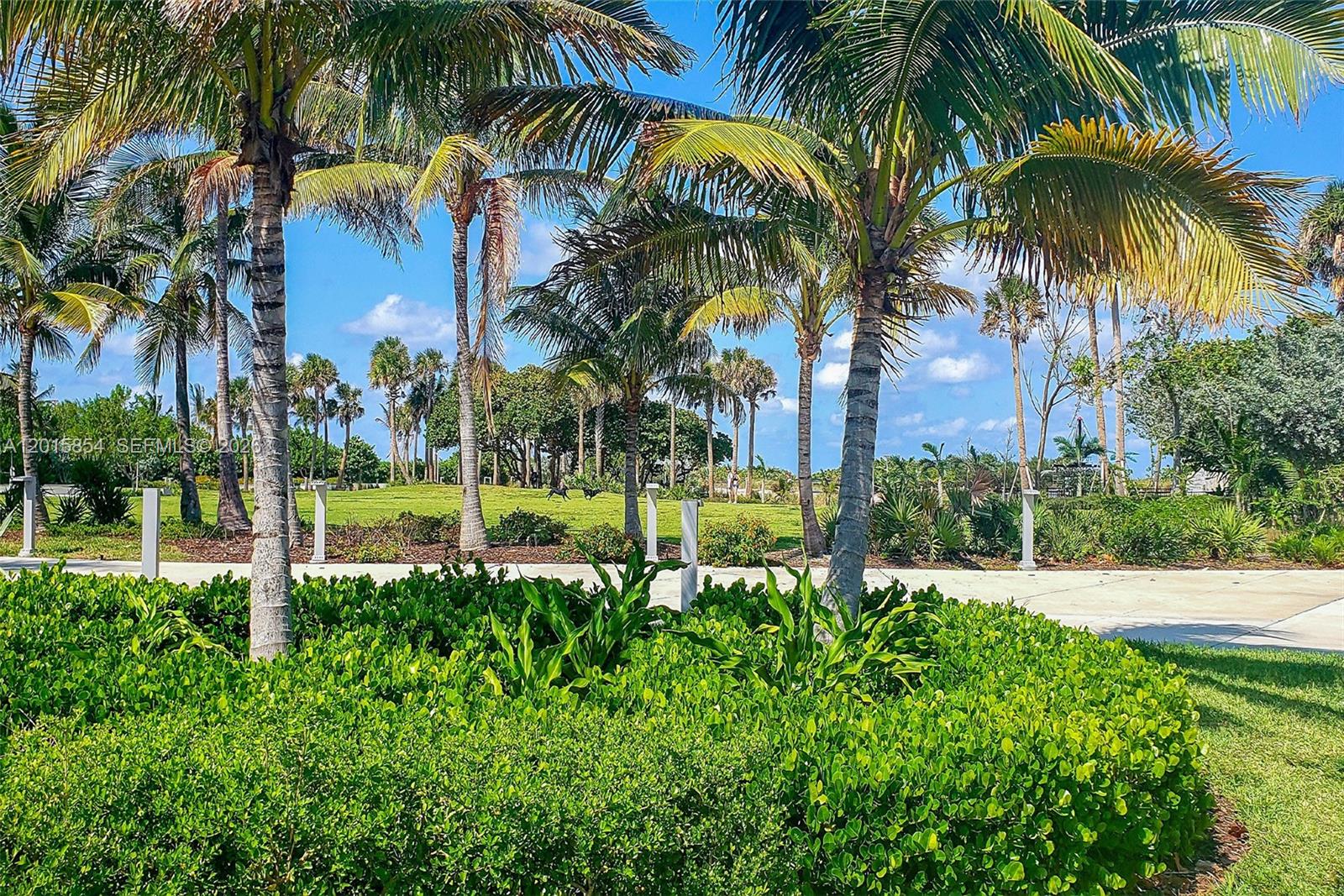 BISCAYNE BCH SUB - Residential Lease