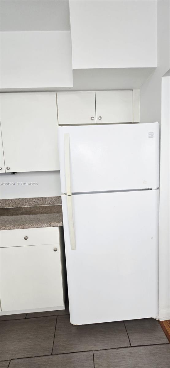 BISCAYNE BCH SUB - Residential Lease