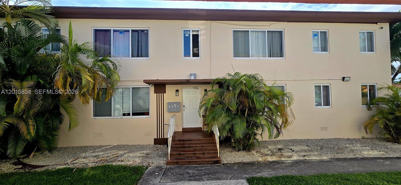 BISCAYNE BCH SUB - Residential Lease