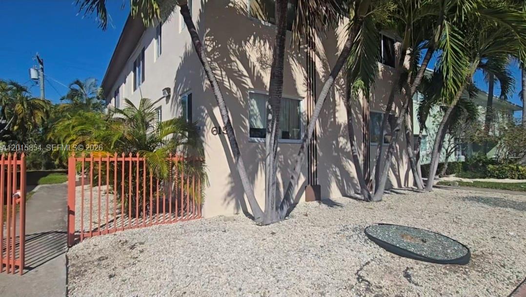 BISCAYNE BCH SUB - Residential Lease