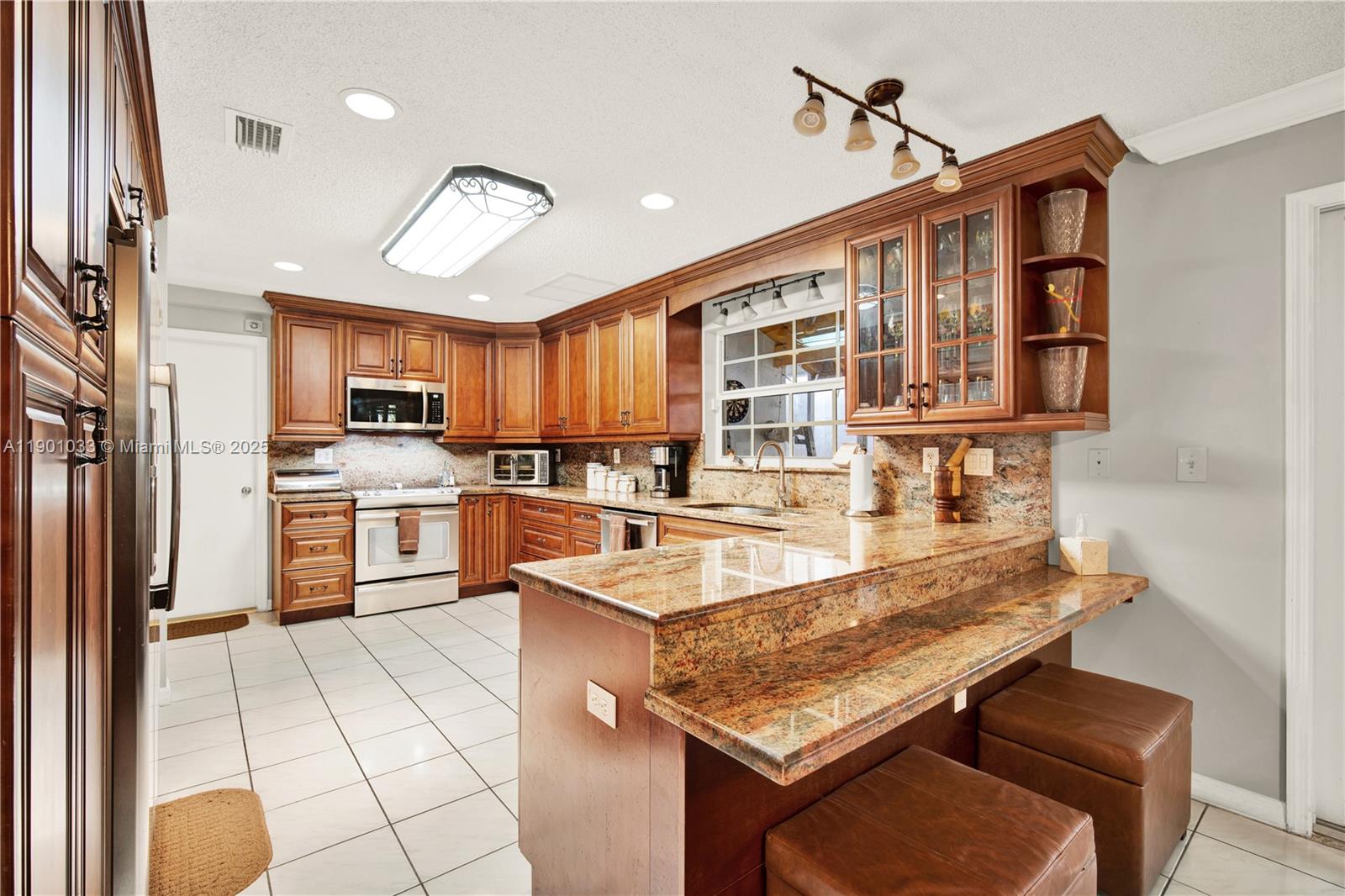 KENDALL GROVE CLUSTER HOM - Residential