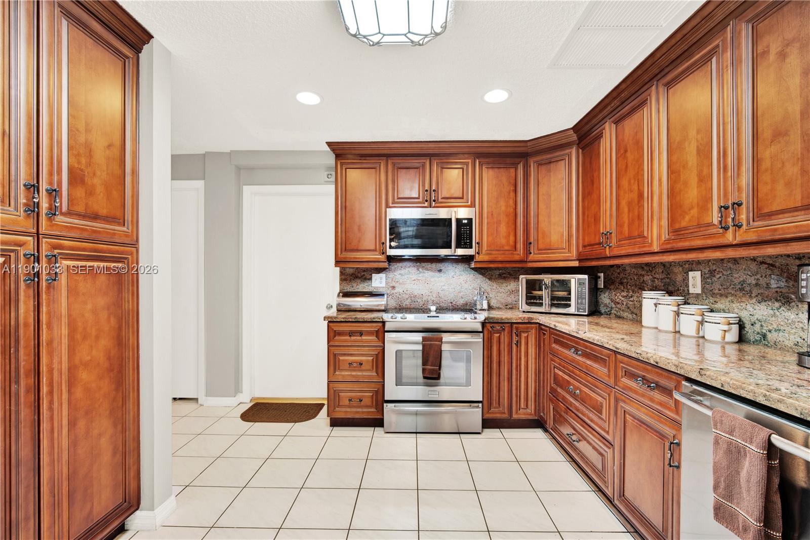 KENDALL GROVE CLUSTER HOM - Residential