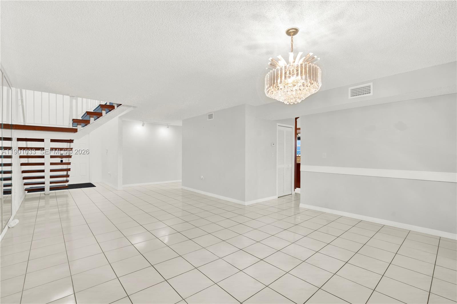 KENDALL GROVE CLUSTER HOM - Residential