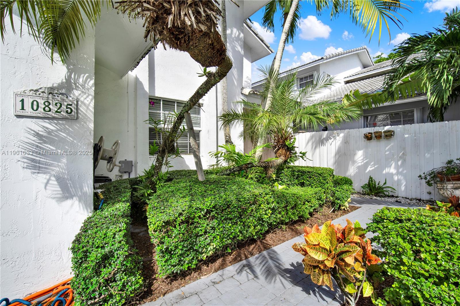 KENDALL GROVE CLUSTER HOM - Residential
