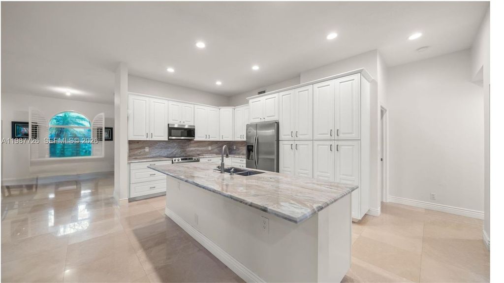 Photo of 3744 Oak Ridge Cir, Weston, FL 33331 (MLS # A11987726)