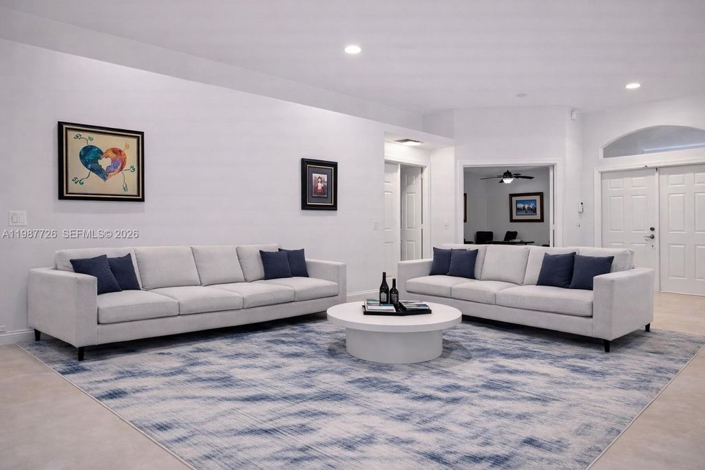 Photo of 3744 Oak Ridge Cir, Weston, FL 33331 (MLS # A11987726)