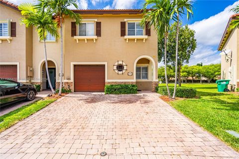 Single Family Residence in Cutler Bay FL 22006 89th Ct.jpg