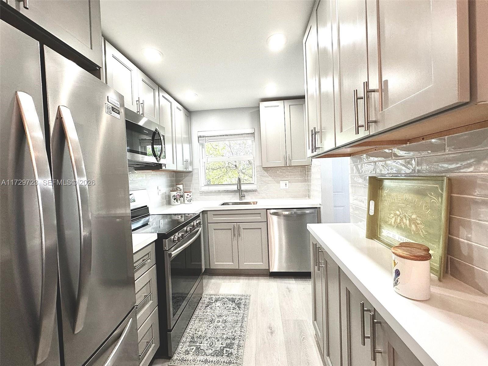 SUNRISE LAKES 8 CONDO - Residential