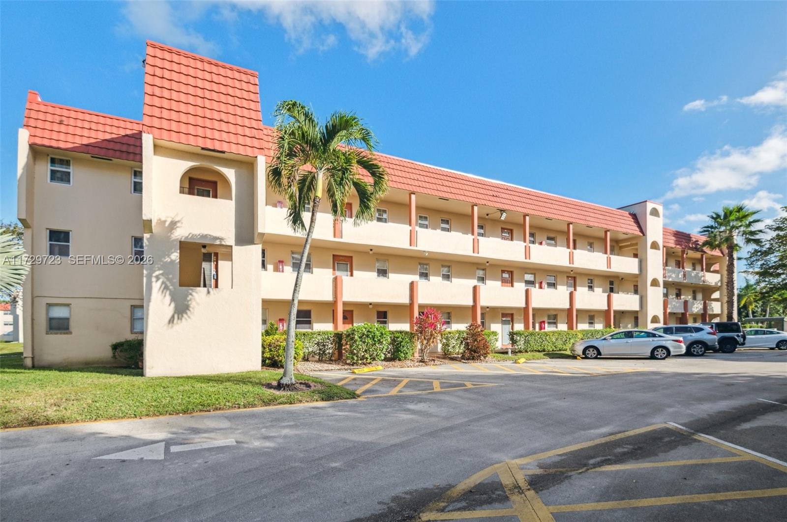 SUNRISE LAKES 8 CONDO - Residential