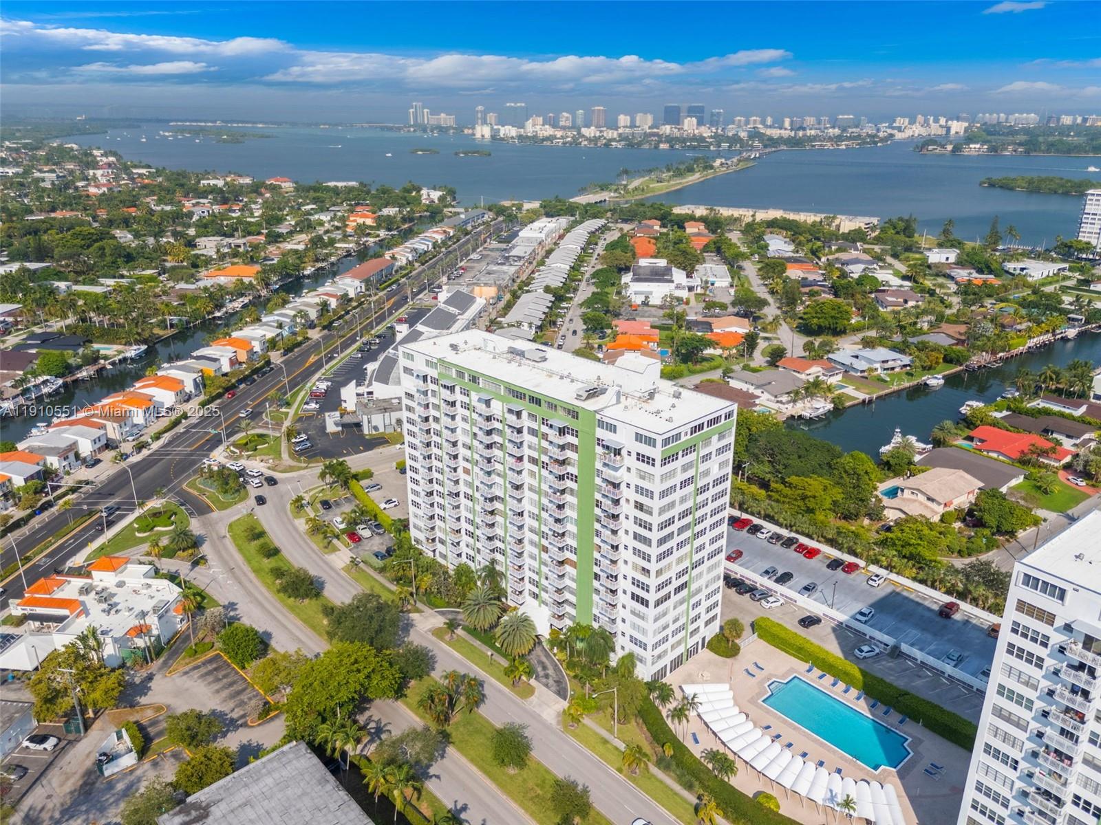 BAYVIEW TOWERS CONDO SOUT - Residential