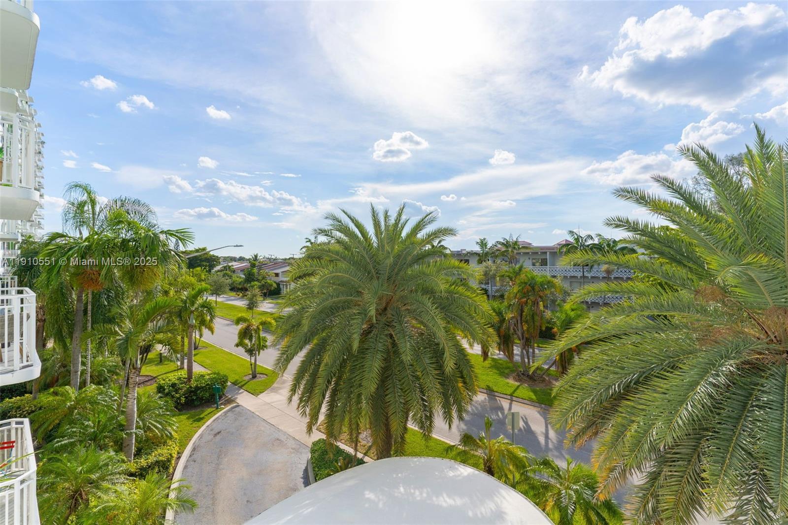 BAYVIEW TOWERS CONDO SOUT - Residential