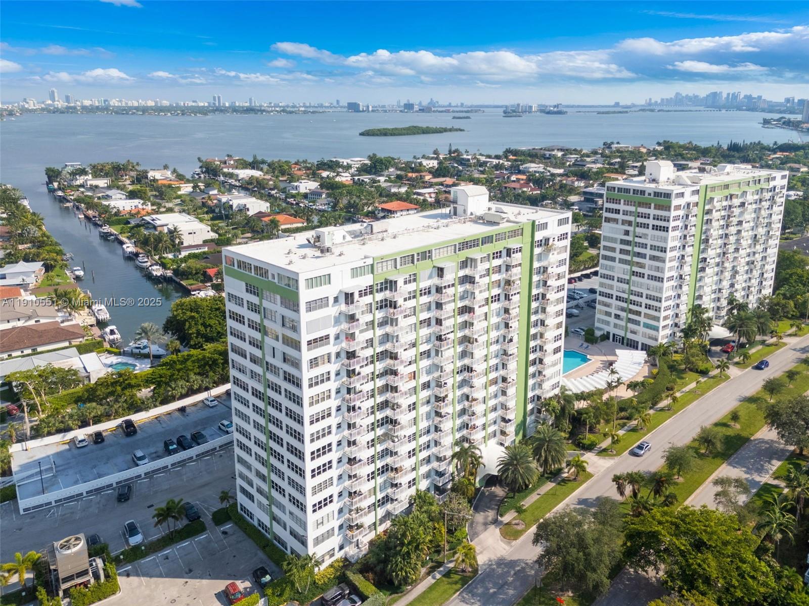 BAYVIEW TOWERS CONDO SOUT - Residential