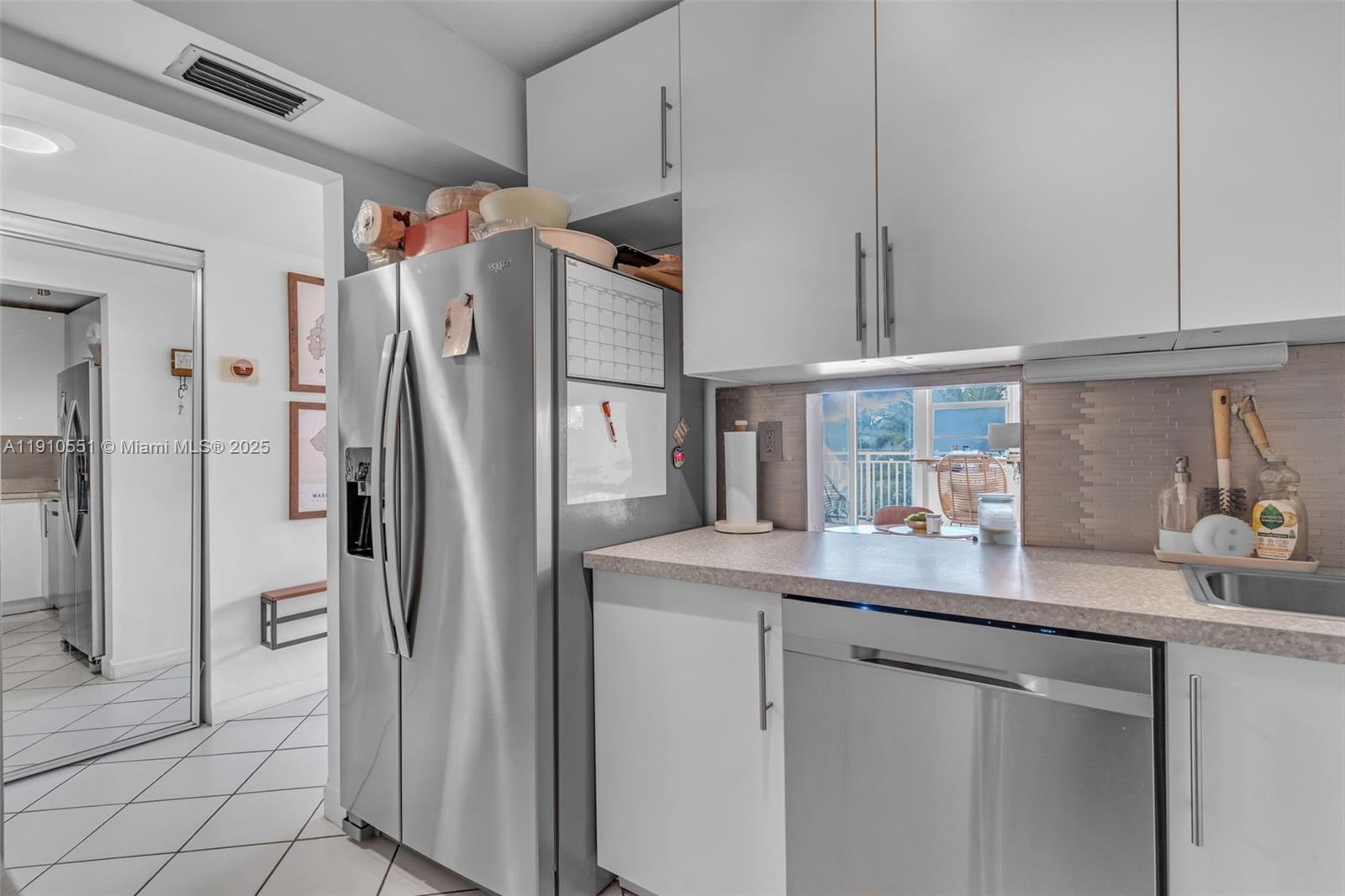 BAYVIEW TOWERS CONDO SOUT - Residential