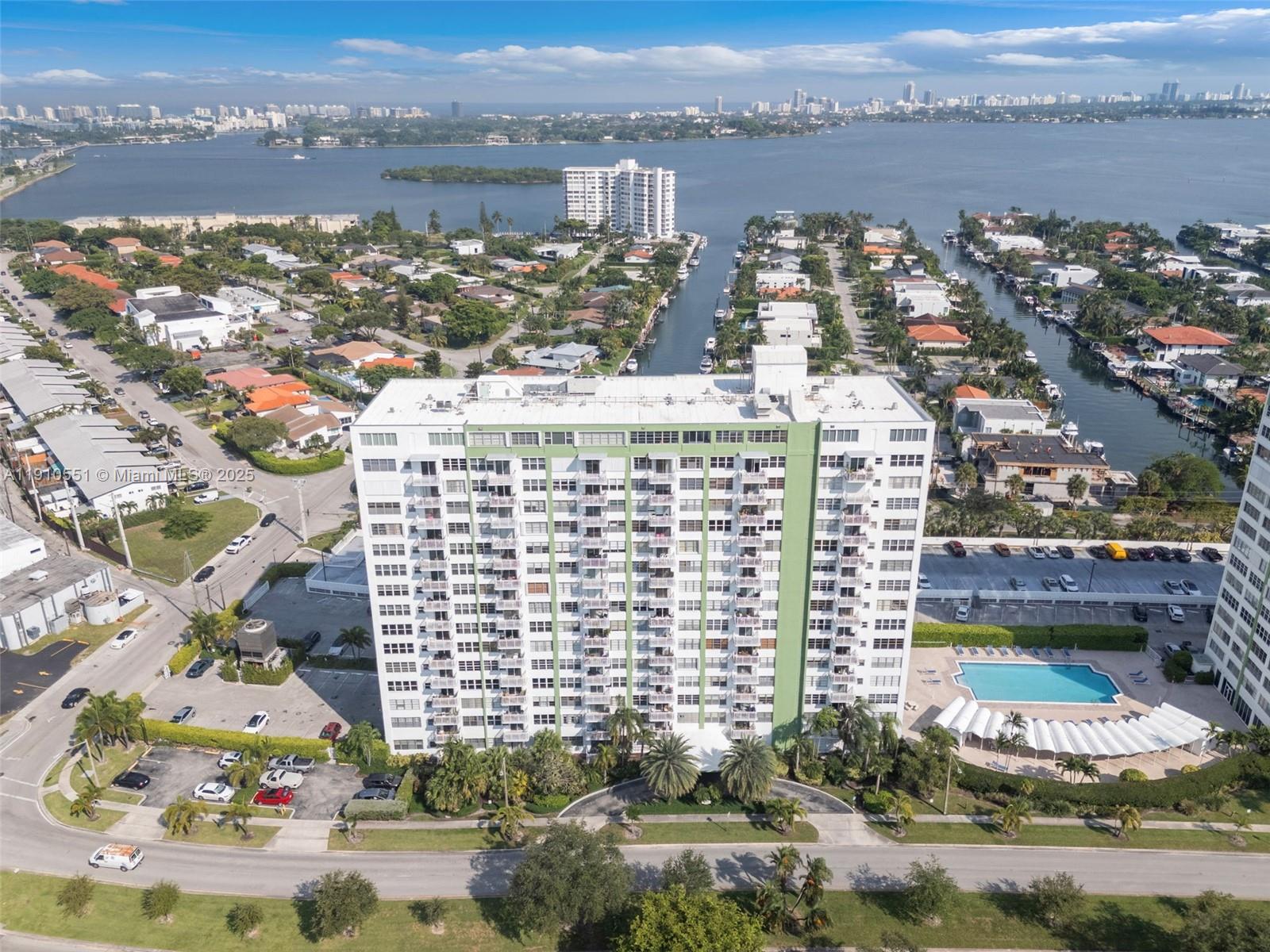 BAYVIEW TOWERS CONDO SOUT - Residential