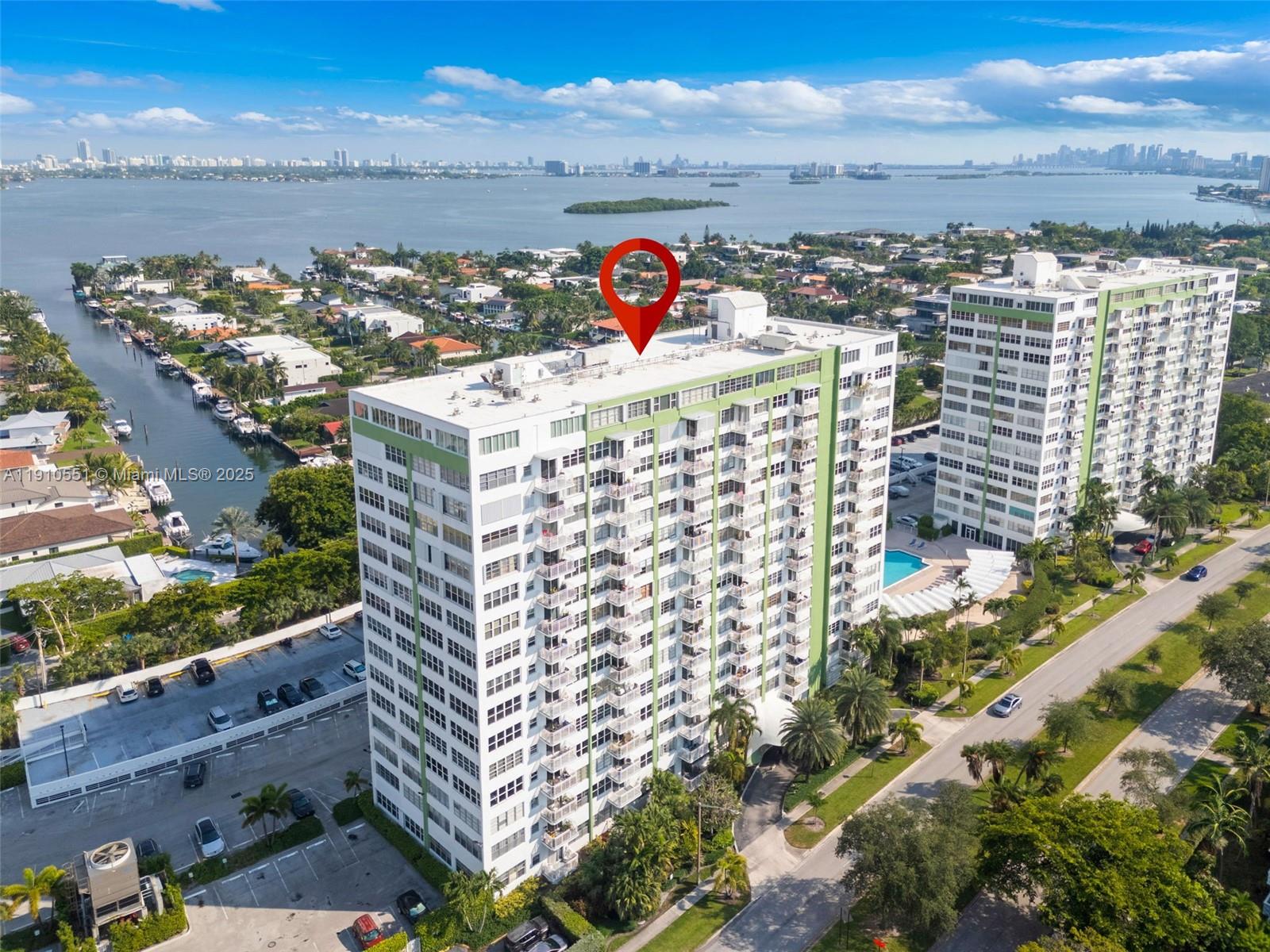 BAYVIEW TOWERS CONDO SOUT - Residential