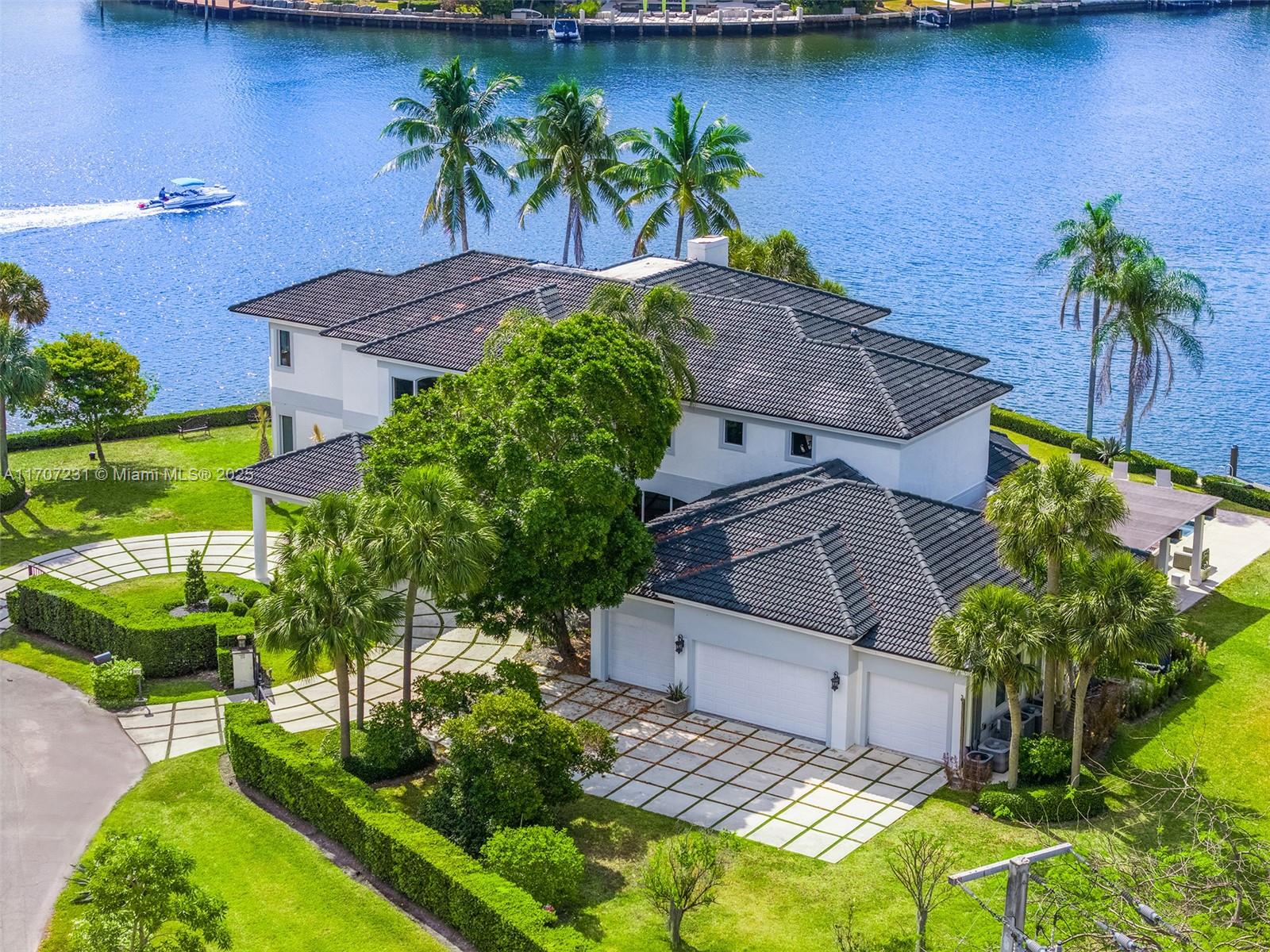 GOLDEN ISLES ESTATES FIRS - Residential