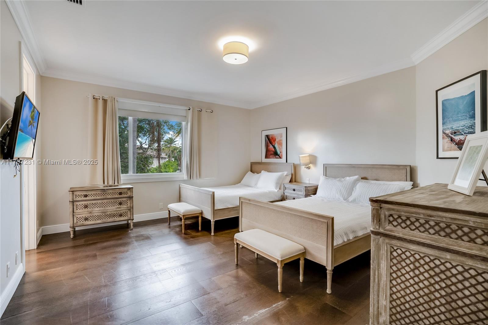 GOLDEN ISLES ESTATES FIRS - Residential