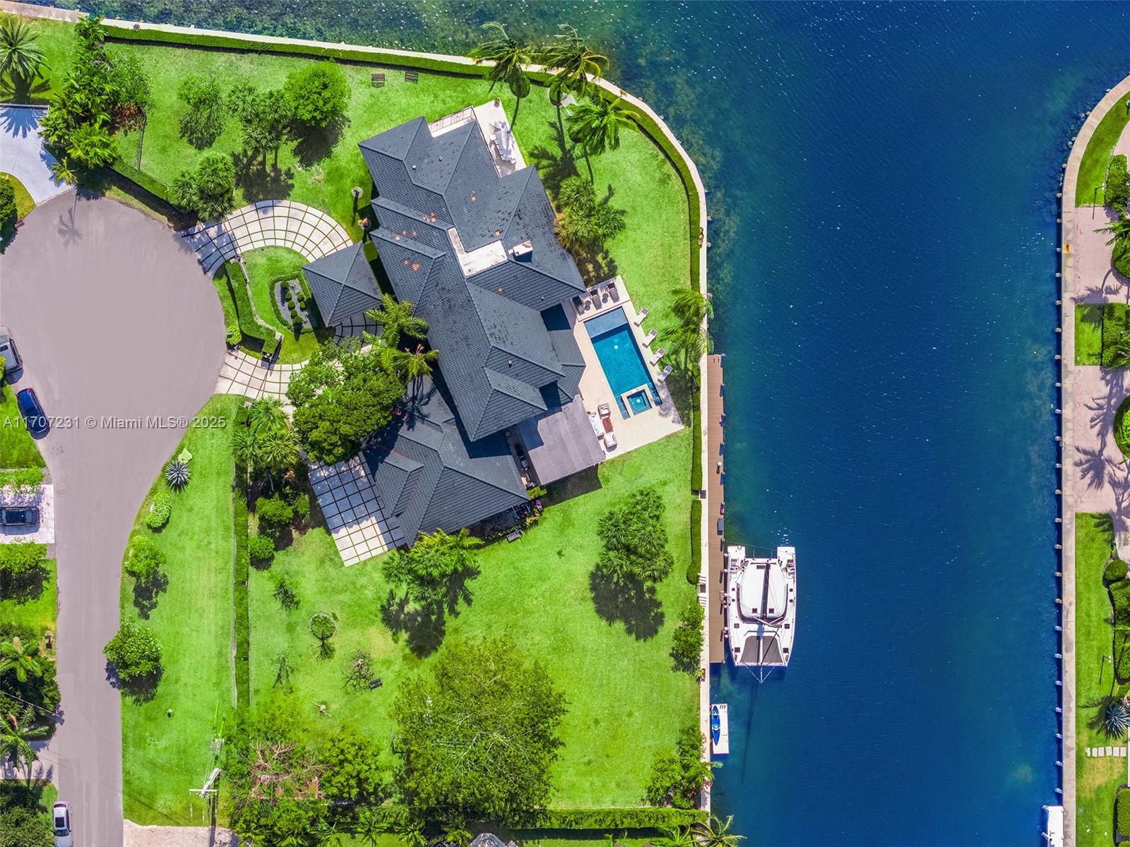 GOLDEN ISLES ESTATES FIRS - Residential