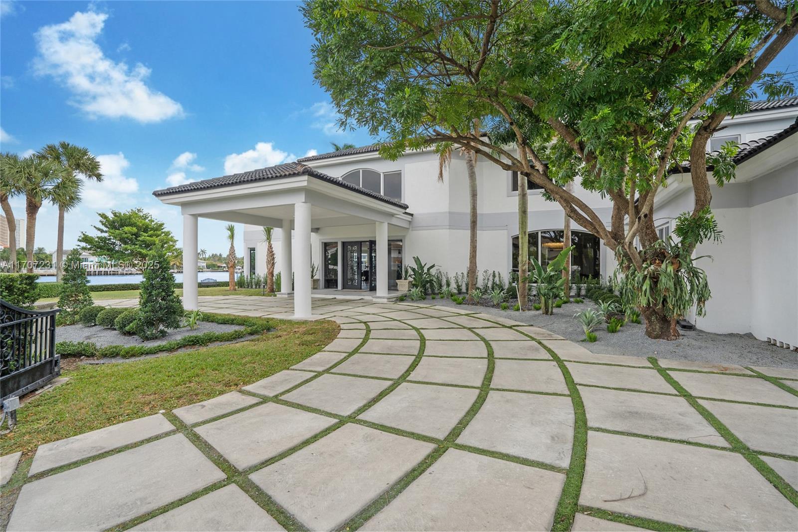 GOLDEN ISLES ESTATES FIRS - Residential