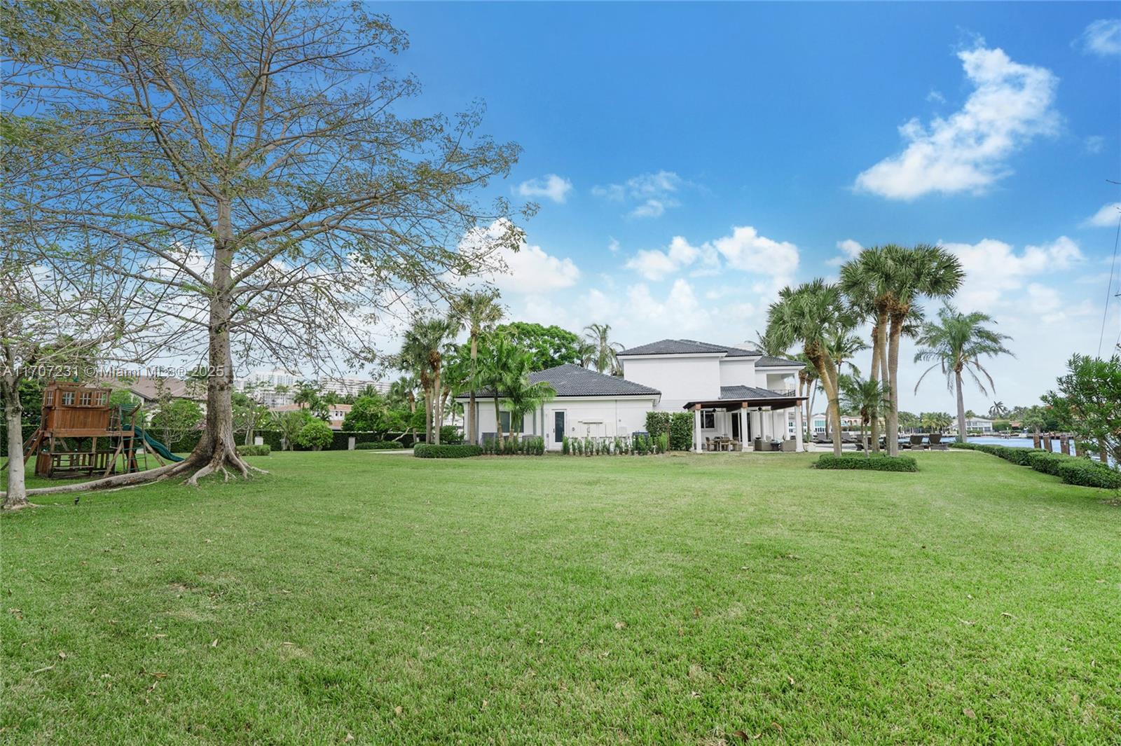 GOLDEN ISLES ESTATES FIRS - Residential